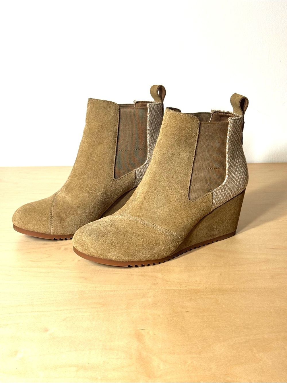 TOMS Tan Suede Herringbone Wedge Booties Size 8 Ankle Boots